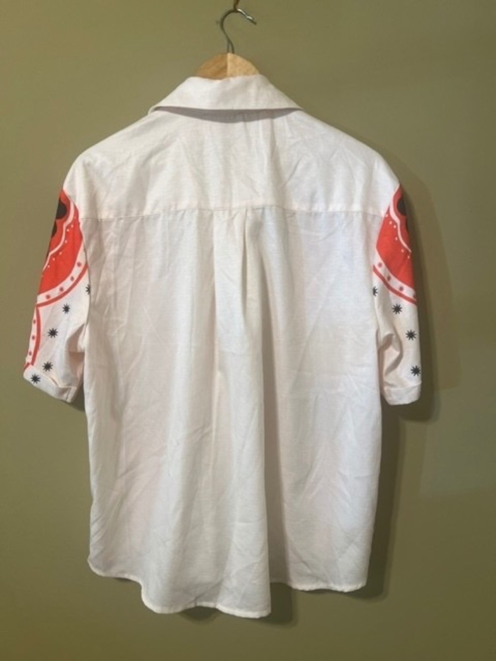 Seven Wonders Cream Red Black Floral Star Graphic Button Up Shirt Womens Medium - Picture 3 of 3